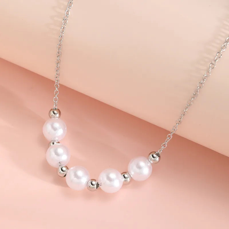 Silver necklace white pearls
