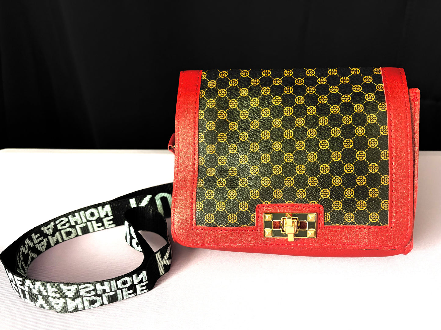 Crossbody colored trim design bag