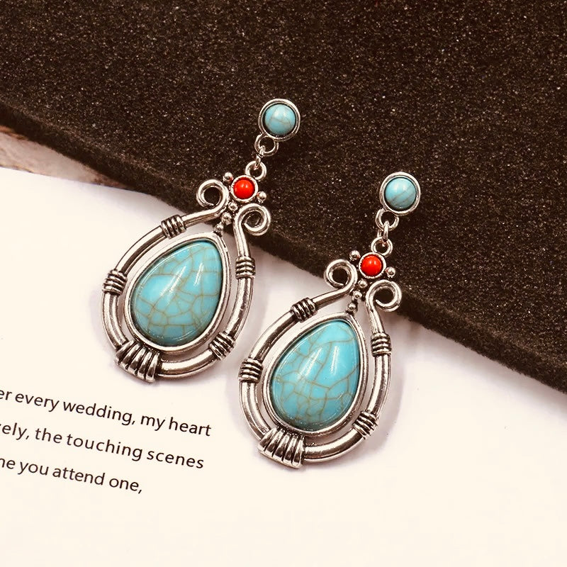 Tourquise earring forward 